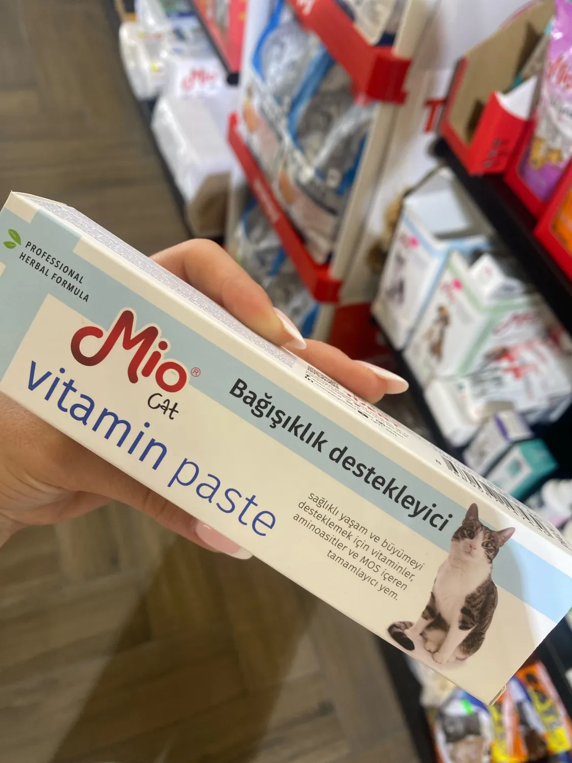 Vitamin paste per mace