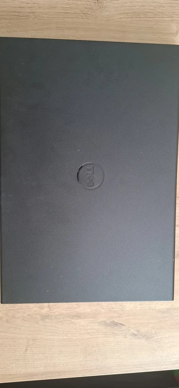 Laptop Dell Inspirion 3542 + maus gratis