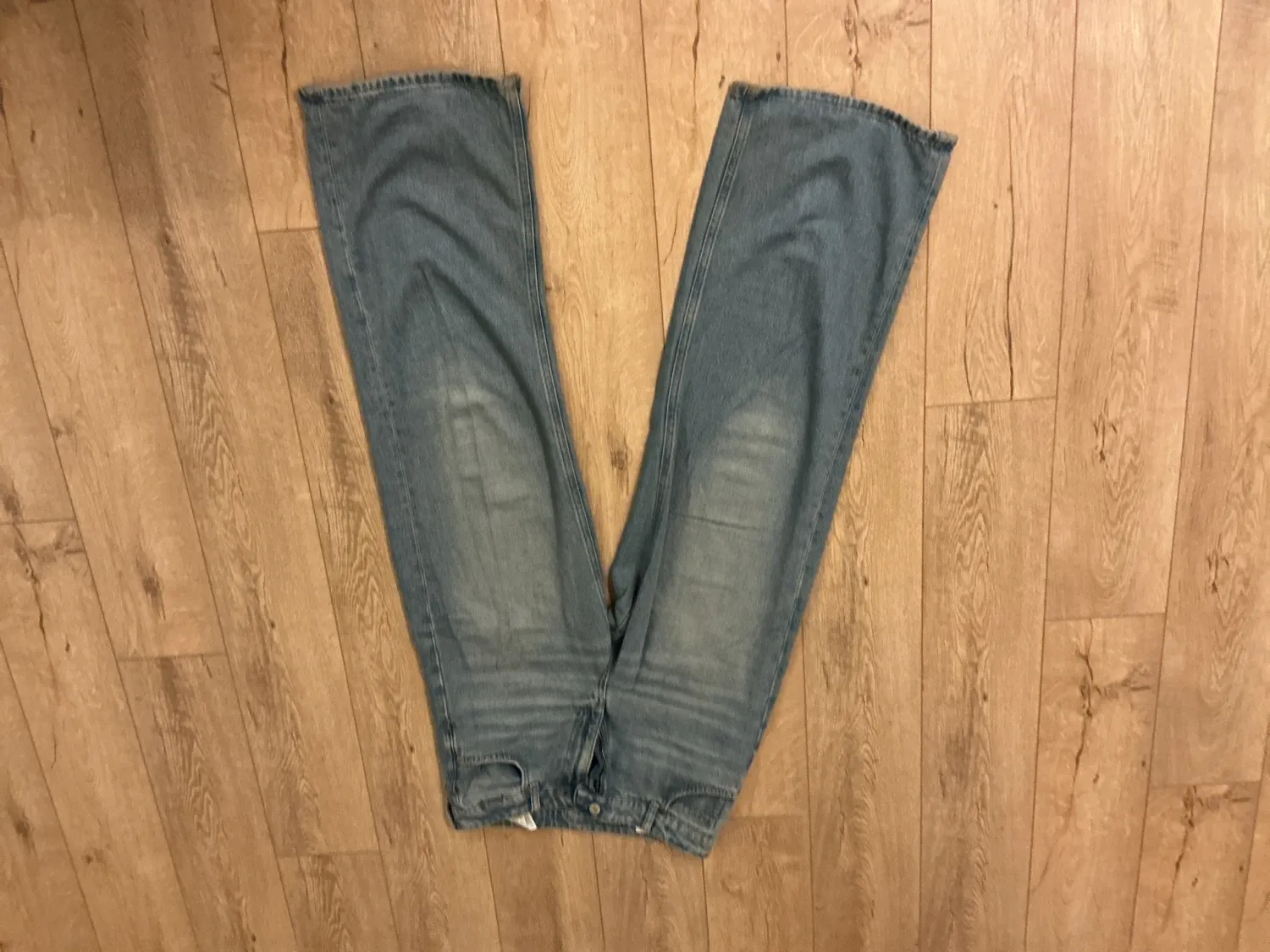 Pantolla shume baggy
