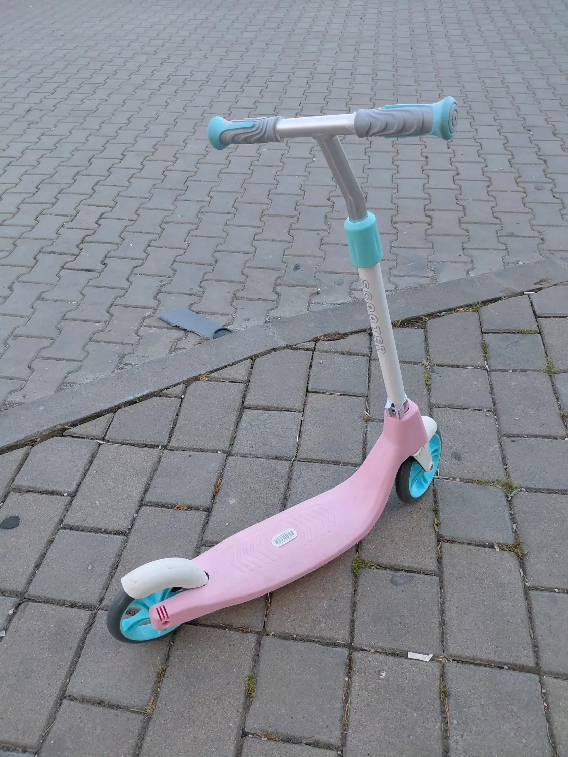 Shitet trotineti per femije