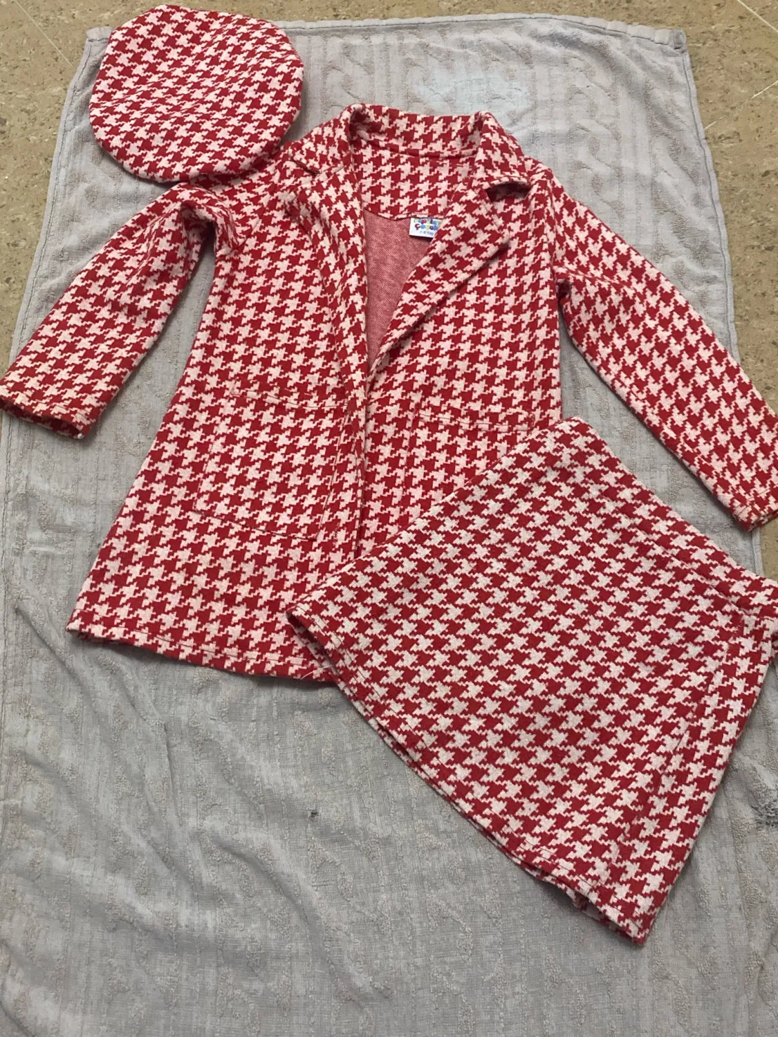 Kostume per vajza