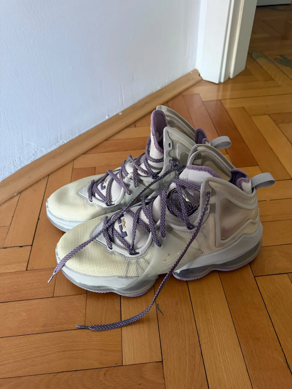 Nike LeBron 19"The Cast"