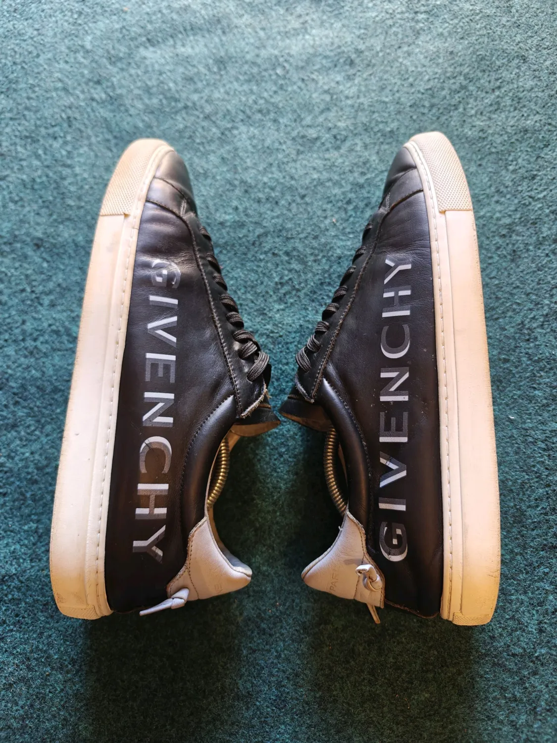 Givenchy - Men's Low-Top Sneakers Premium Leather Black