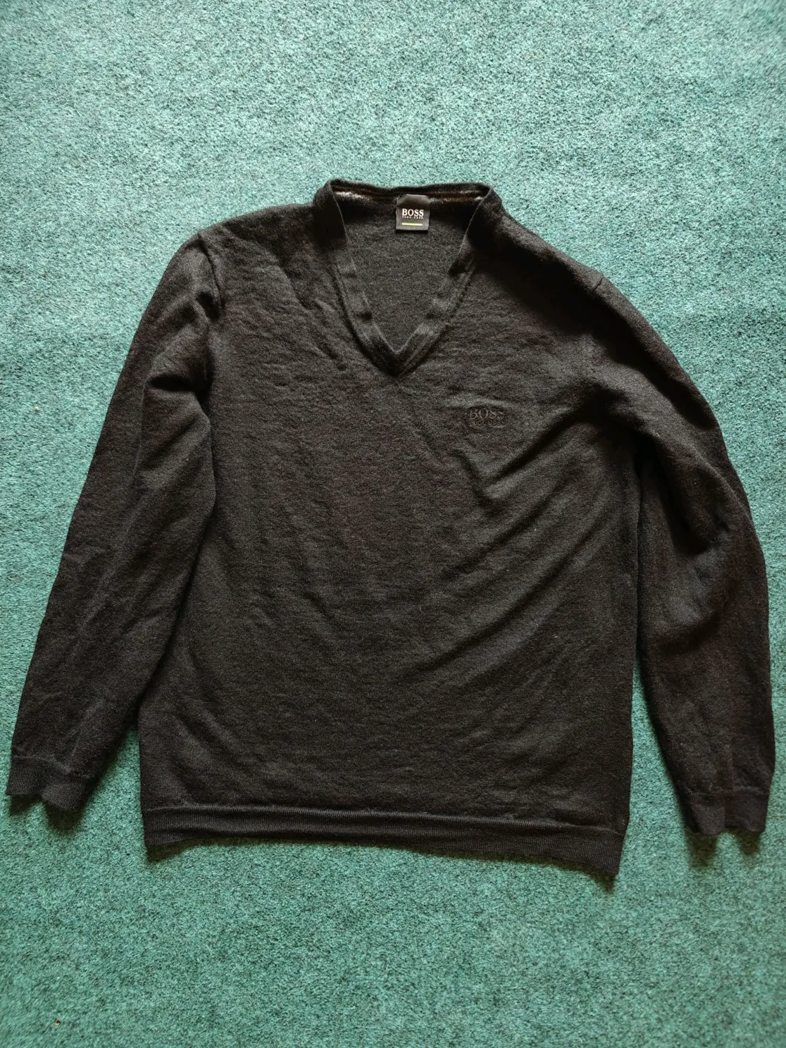 Hugo Boss  -  Woman's Vallum V-Neck Sweater 100% Virginwool
