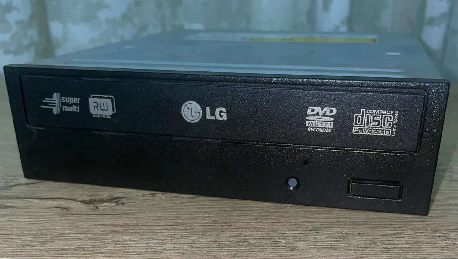 💿 LG DVD Rewriter – SATA