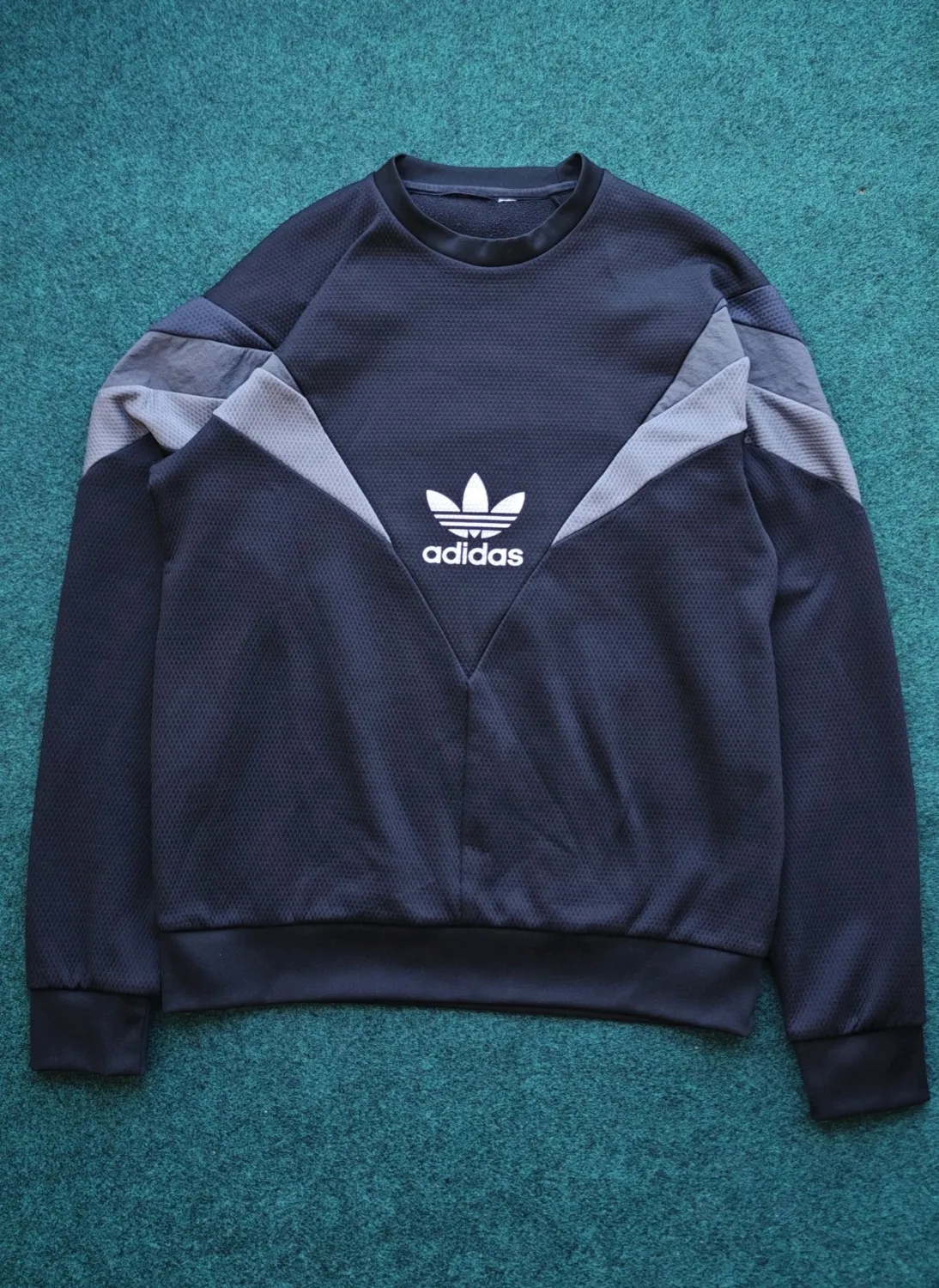 Adidas Originals "Street 90" Run Crew Sweatshirt