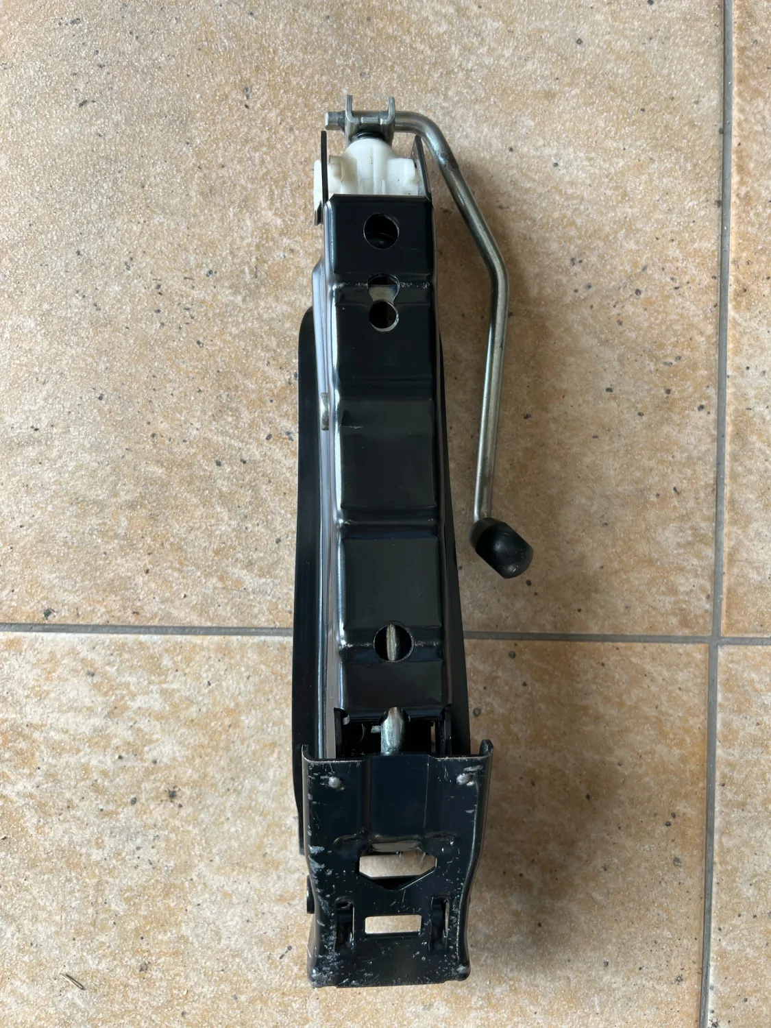 Dizalic ngritëse për vetura (lift)