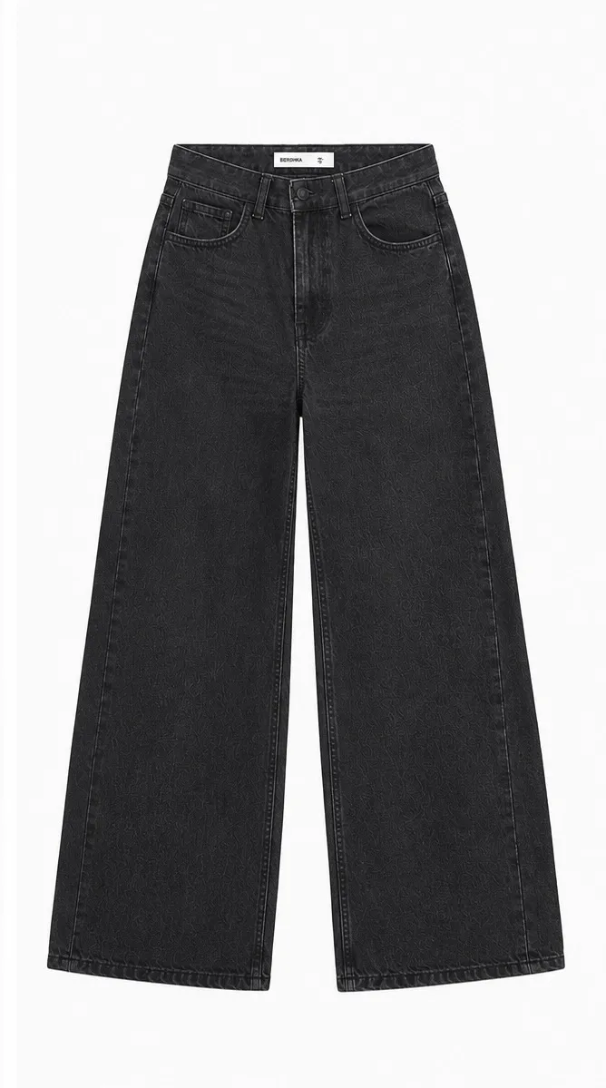 Pantollona farmerke te zi nga Bershka