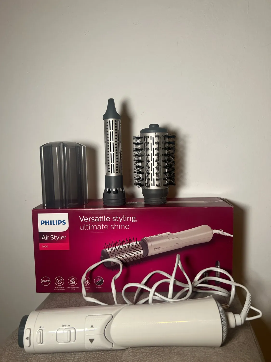 Figaro rrotulluese Philips Air Styler BHA710/00.