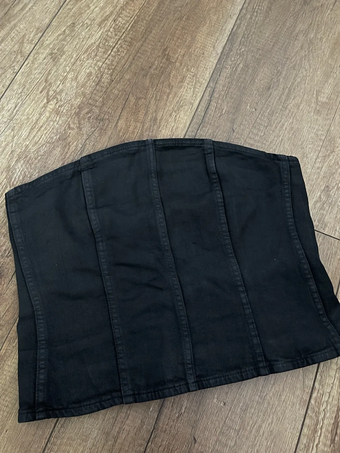 Top ( COS) 42, framerk ngjyre hiri mbyllt